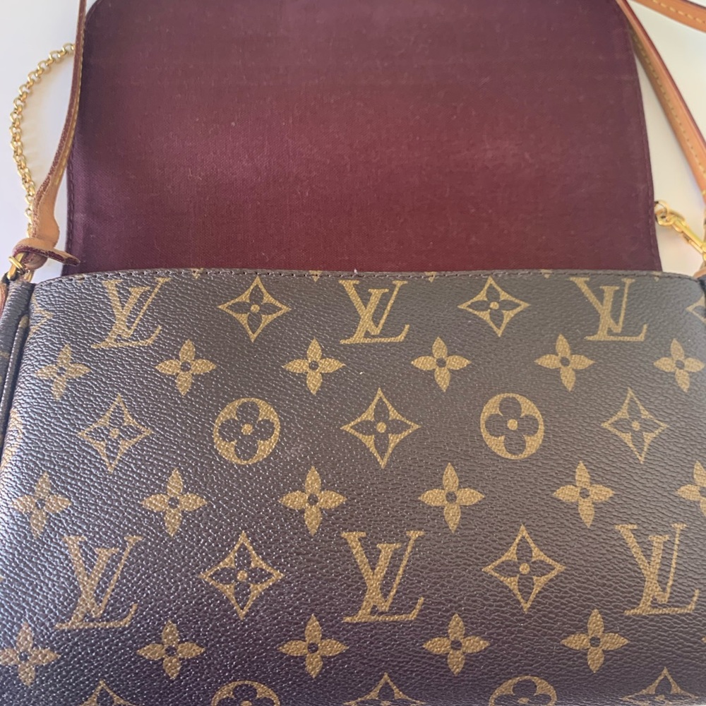 Louis Vuitton The Favorite MM - Monogram Crossbody with both straps - Picture 14 of 16